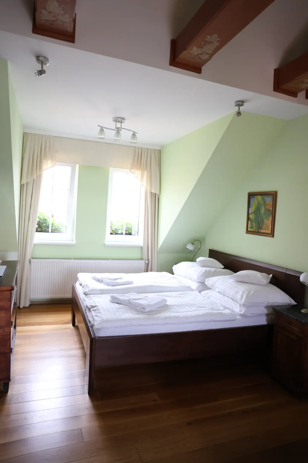 Bojnicky-Vinny-Dom-Hotel-Bojnice-Ubytovanie-v-Bojniciach-Suita-Devin-s-Balkonom-4