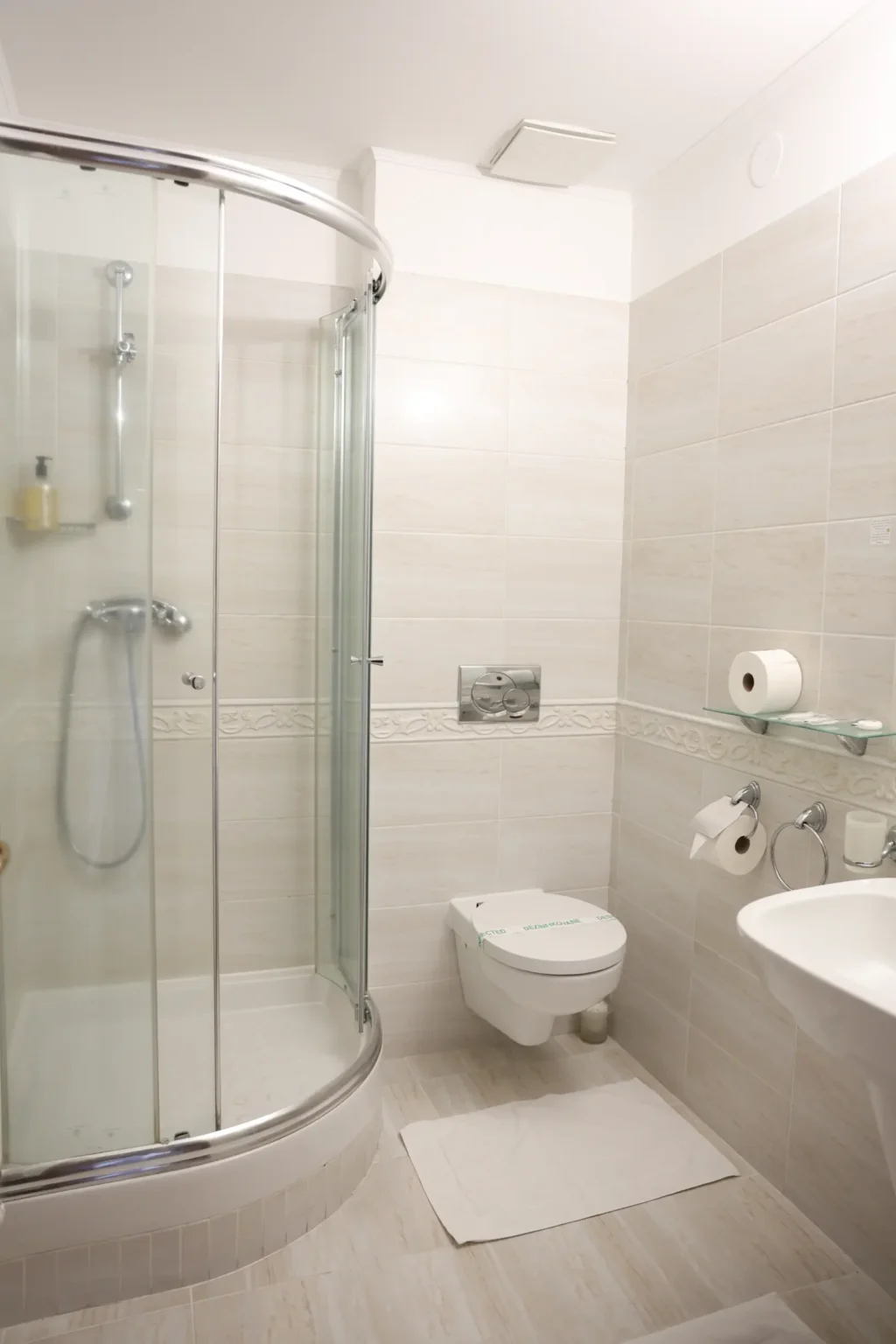 Bojnicky-Vinny-Dom-Hotel-Bojnice-Ubytovanie-v-Bojniciach-izba-classic-18